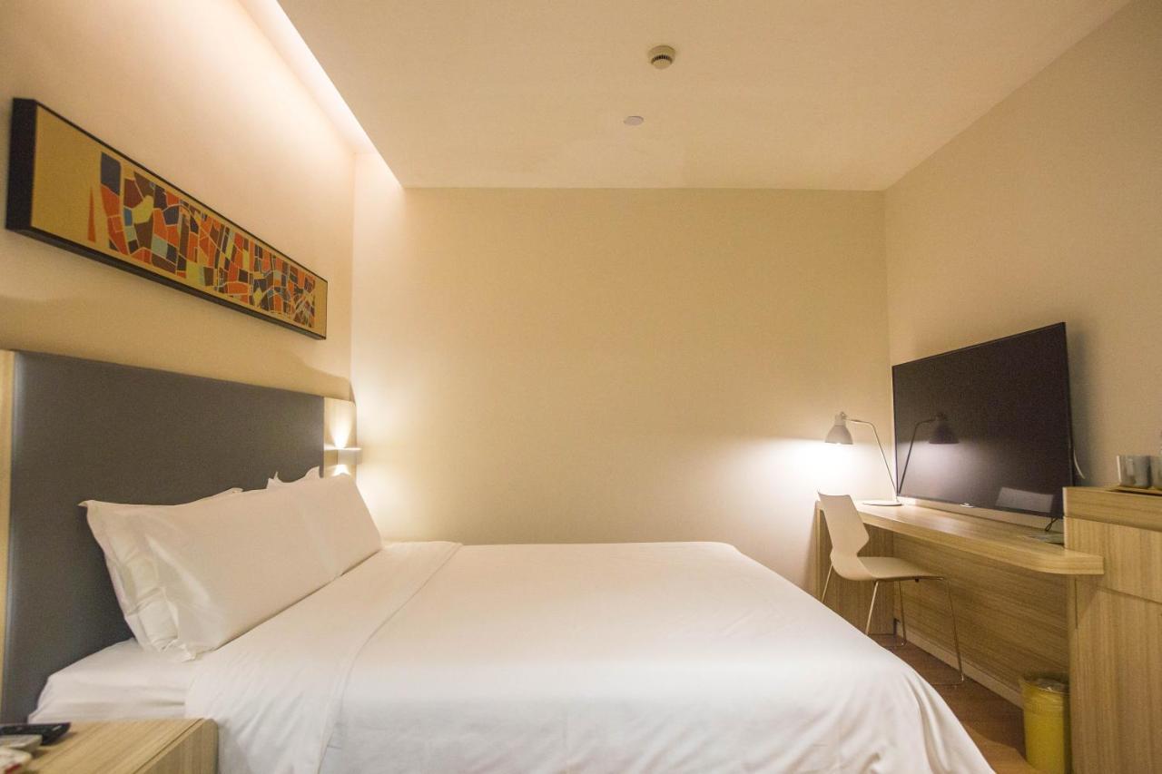 Hanting Premium Hotel Shanghai Plaza 66 Bagian luar foto