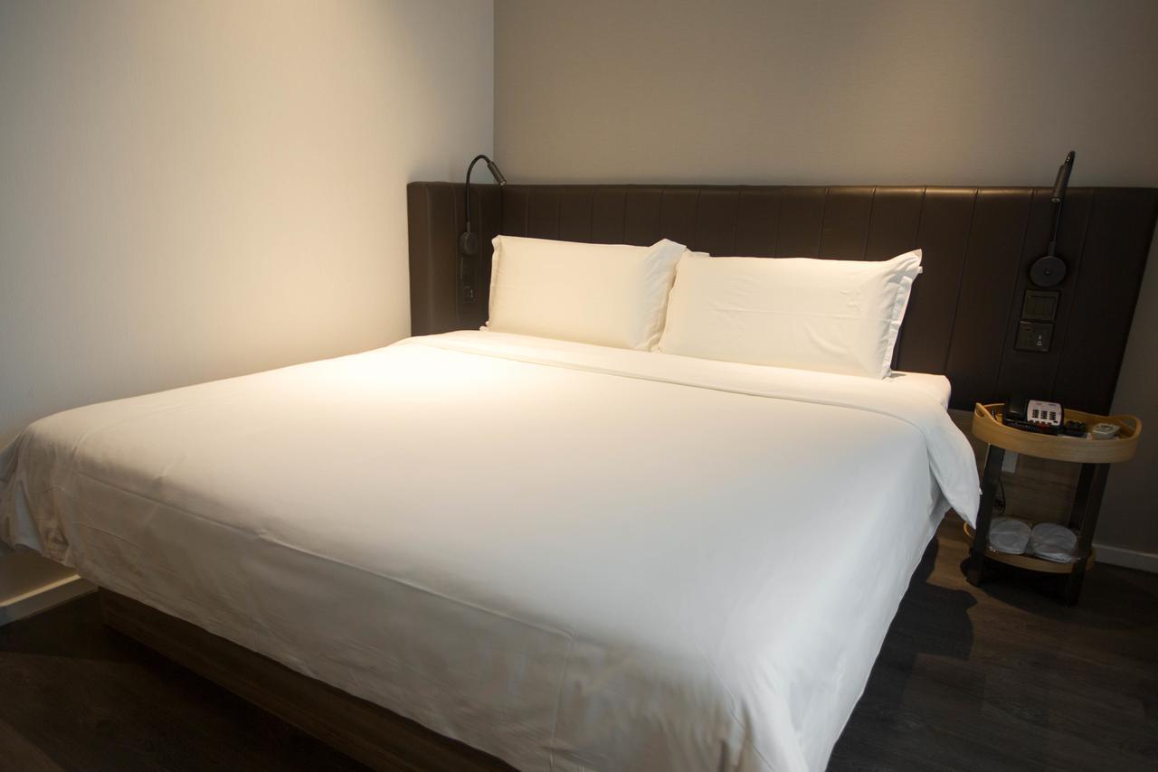 Hanting Premium Hotel Shanghai Plaza 66 Bagian luar foto
