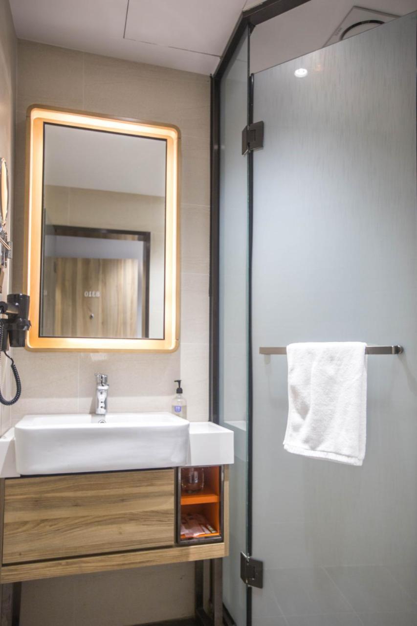 Hanting Premium Hotel Shanghai Plaza 66 Bagian luar foto