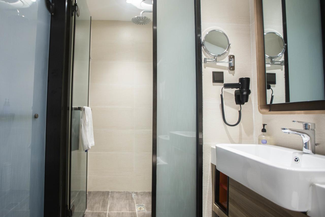 Hanting Premium Hotel Shanghai Plaza 66 Bagian luar foto